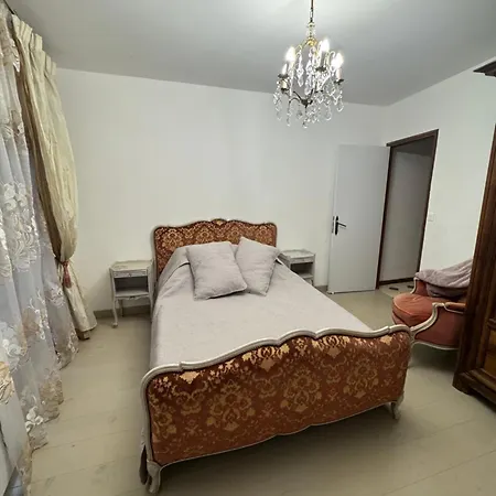 Maison Du Roy / Royal Chambers דירה *
