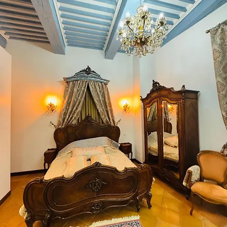 Maison Du Roy / Royal Chambers דירה
