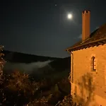 Maison Du Roy / Royal Chambers