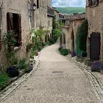 Appartement Maison Du Roy / Royal Chambers *