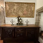 Maison Du Roy / Royal Chambers *