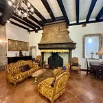 Maison Du Roy / Royal Chambers Saint-Antonin