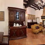 Appartement Maison Du Roy / Royal Chambers *