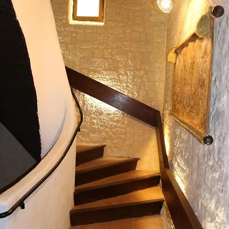 Maison Du Roy / Royal Chambers Апартаменты Сент-Антонен