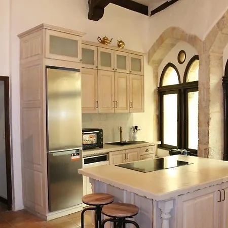 Maison Du Roy / Royal Chambers *