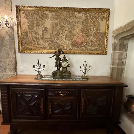 Maison Du Roy / Royal Chambers *