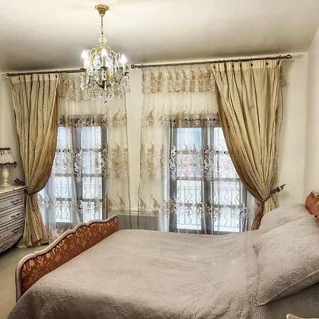 Maison Du Roy / Royal Chambers * Сент-Антонен