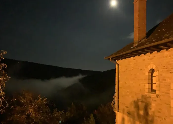 Maison Du Roy / Royal Chambers